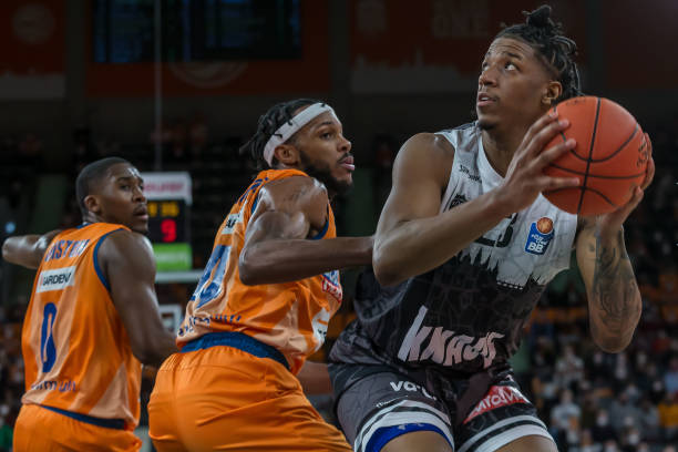 曼市队为何 曼市队为何